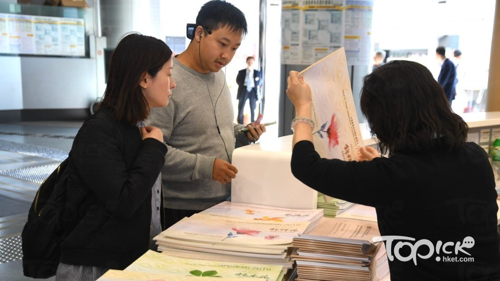 59折居屋12月2日起派發樓書、價單。（程志遠攝）