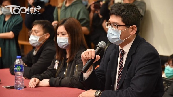 對於有罷工員工稱接獲主管發電郵指會有處分，醫管局行政總裁高拔陞在回應傳媒指要先作了解，但並無整體政策要求主管出信。（程志遠攝）