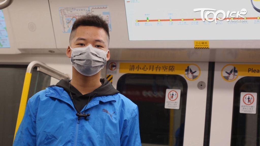 和馬鞍山綫同年的潘同學早上5時已在烏溪沙站守候首班車。（陳靜儀攝）