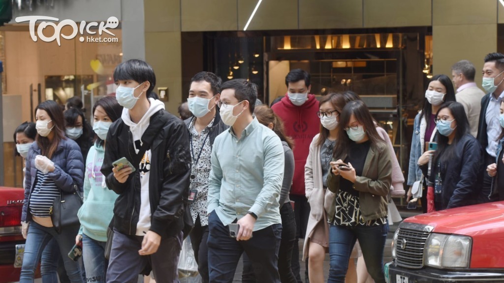 雲集本港商界的港區省級政協委員聯誼會，日前成功由日本購買回首批10萬口罩，計劃在將下星期，落區免費派發予香港的基層市民。（曾耀輝攝）