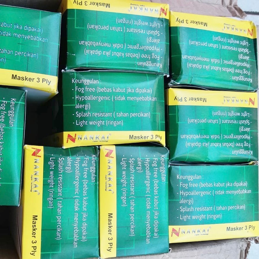 唐寧買到一批印尼口罩預備捐出。（取自facebook）