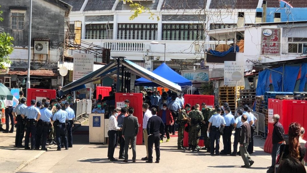 政府自26日起加強對沙頭角邊境禁區內中英街的進出管制。（網上圖片）