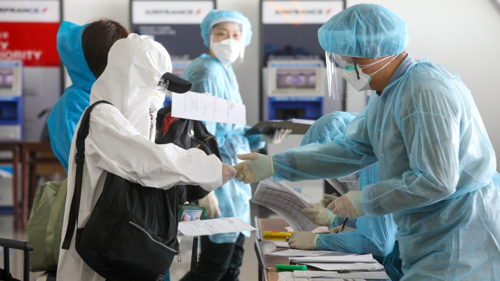 武漢首班包機接逾110名滯留港人返港，下午3起飛。(聶德權Facebook專頁圖片)