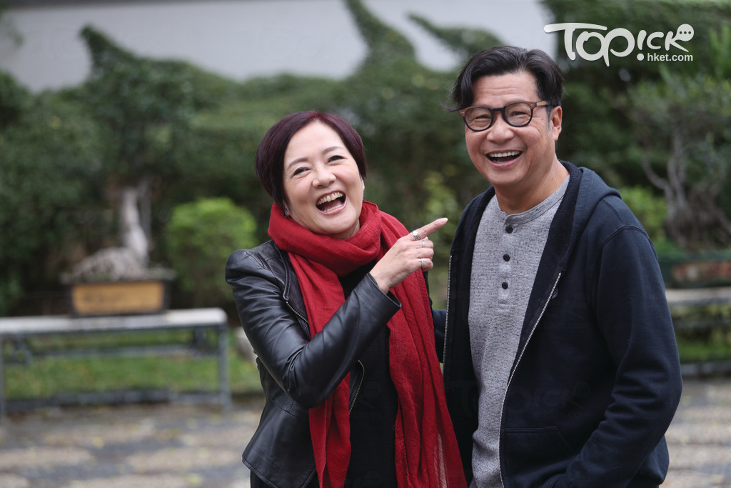 鄭子誠與太太很恩愛。（黃建輝攝）