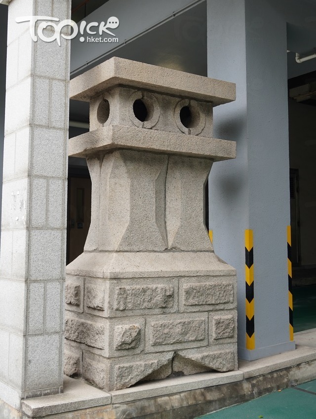 建築本來的石煙囪，部份已轉移至赤柱美利樓，但現址仍保留幾個擺放。(攝影︰馮柏偉)