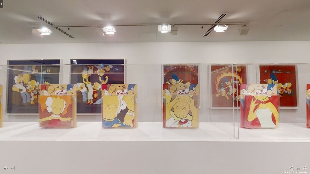 改造《辛普森一家》的作品《Kimpsons》，帶黑色幽默。（NGV展覽截圖）