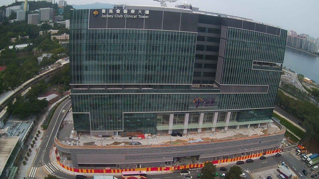 中大醫院推出「工作間防疫準備支援計劃」，為不同企業及機構就工作間及員工感染控制及風險評估提供諮詢服務。（中文醫院圖片）