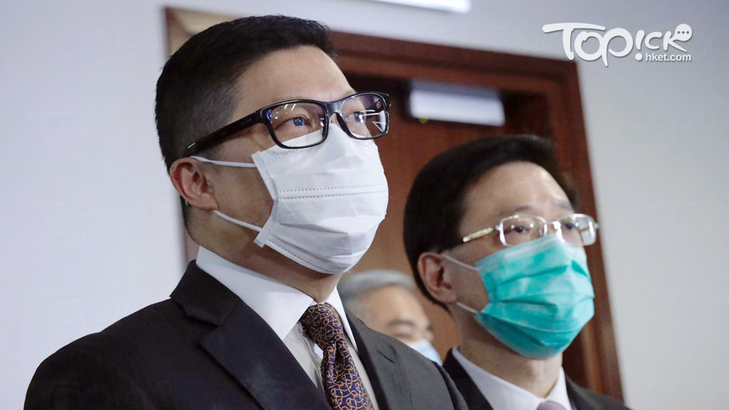 鄧炳強（左）說，警方與傳媒工作重點不同，警方準備與前線記者及傳媒組織會面。（陳靜儀攝）