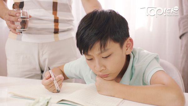 全港學生因新冠肺炎疫情而留家學習已三個多月，生活常規保持著寛鬆，及欠缺社交，要返回常規學習需要適應。（iStock圖片）