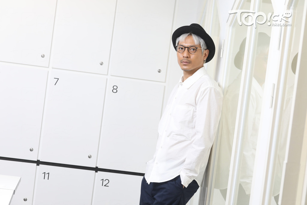 陸駿光每次都會為角色寫「小傳」，令人物性格更為立體。（湯炳強攝）