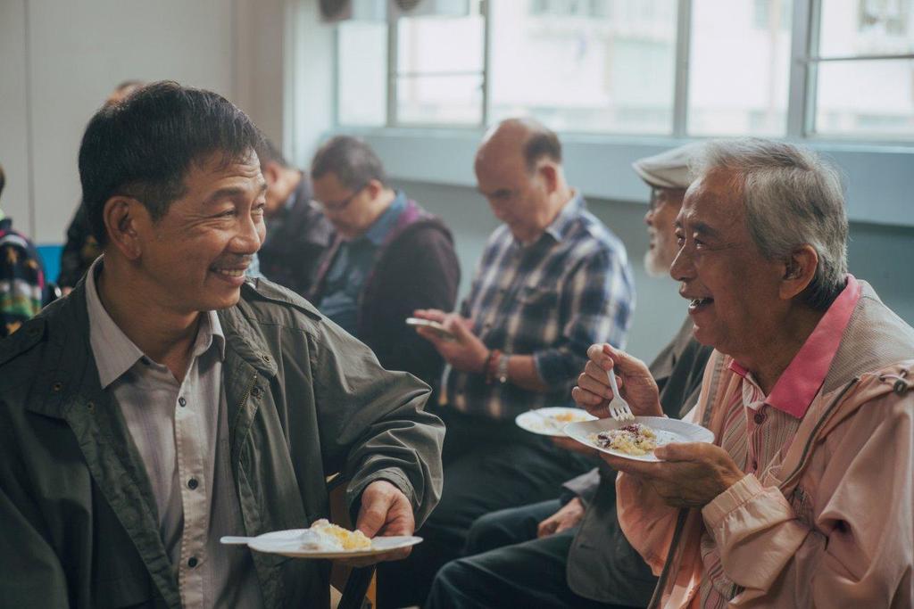 阿海在協助年長同志的互助組織「晚同牽」認識的超仔（江圖飾），是一個出櫃多年的老同志，參考了《男男正傳》中「神婆」的真實故事。