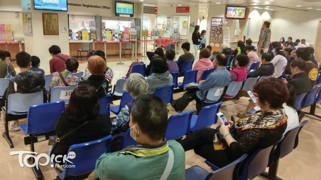 報告建議當局應更積極推廣家庭醫生的概念，引導市民社區就醫。(資料圖片)
