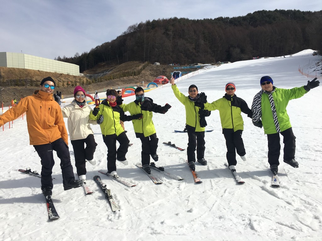 他的滑雪學生以華人為主，在北海道多個滑雪場授課。（相片來源：受訪者提供）