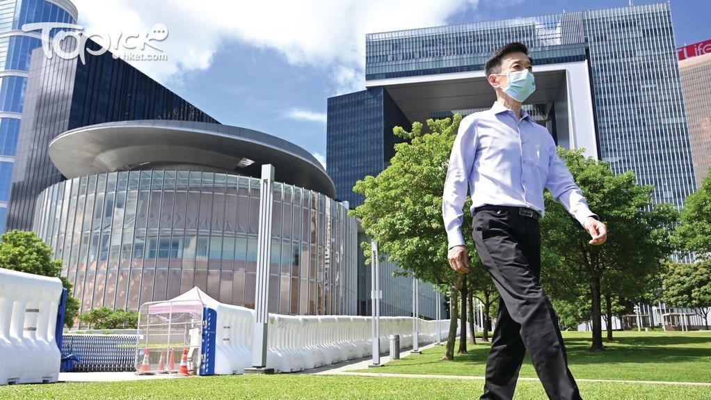 姚思榮形容，8年議會工作是人生重要經歷與回憶，對能夠為業界及社會工作，感到榮幸。（程志遠攝）