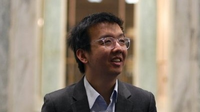 據報警方再就黎智英案通緝2名男子，包括現正身處美國、牧師朱耀明之子朱牧民。（朱牧民Twitter圖片）