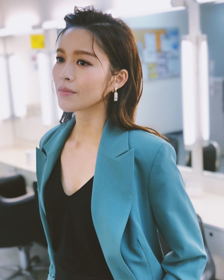 賴慰玲演繹出蔣家大小姐的外剛化內柔。（取自賴慰玲facebook）