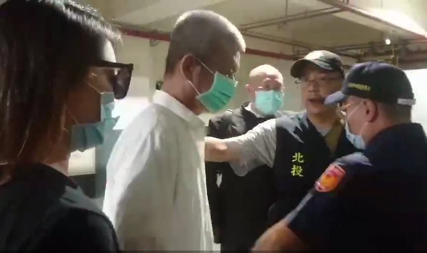 黃父昨悲痛前往認領兒子遺體。（東星圖片）
