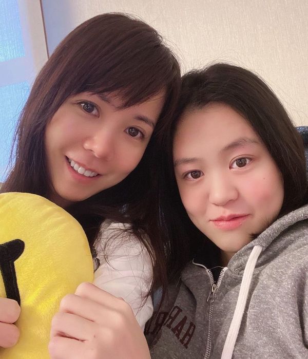 呂麗君與女兒看起來像姊妹。(instagram圖片)