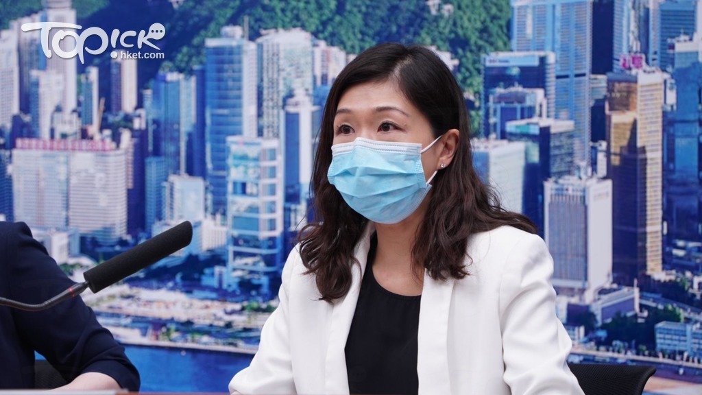 醫院管理局總行政經理何婉霞交代病人情況。（林宇翔攝）