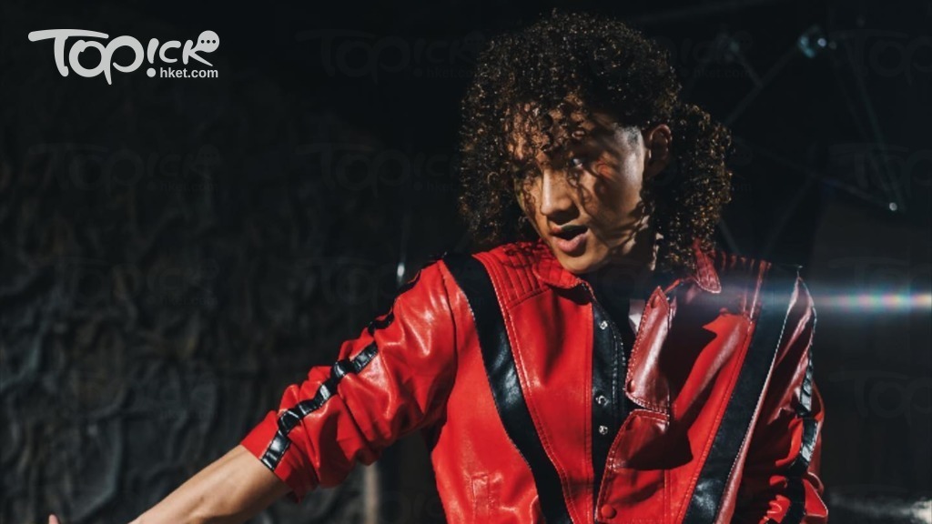 《愛·回家之開心速遞》向Michael Jackson《Thriller》經典MV致敬。