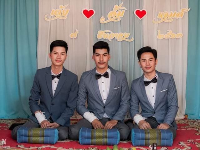 3名男同志舉行婚禮拉埋天窗。（facebook圖片）