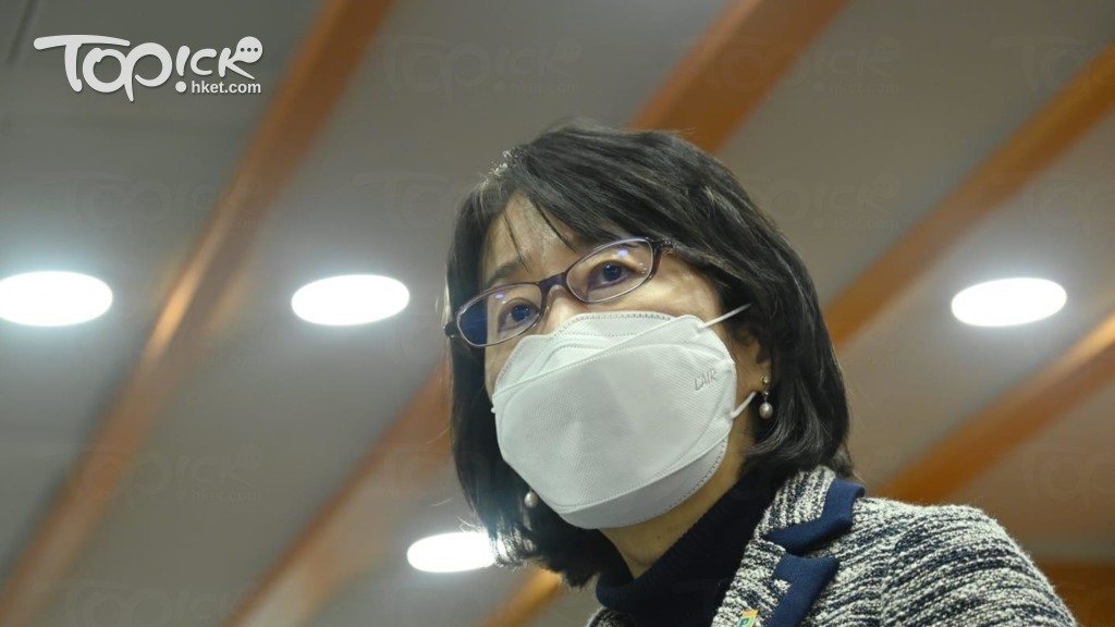 私隱專員鍾麗玲表示歡迎該通訊軟件將用戶考慮期延後的安排。（曾耀輝攝）