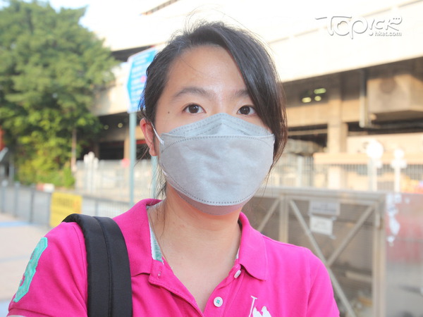 文人員鄭小姐。(黃傑偉攝)