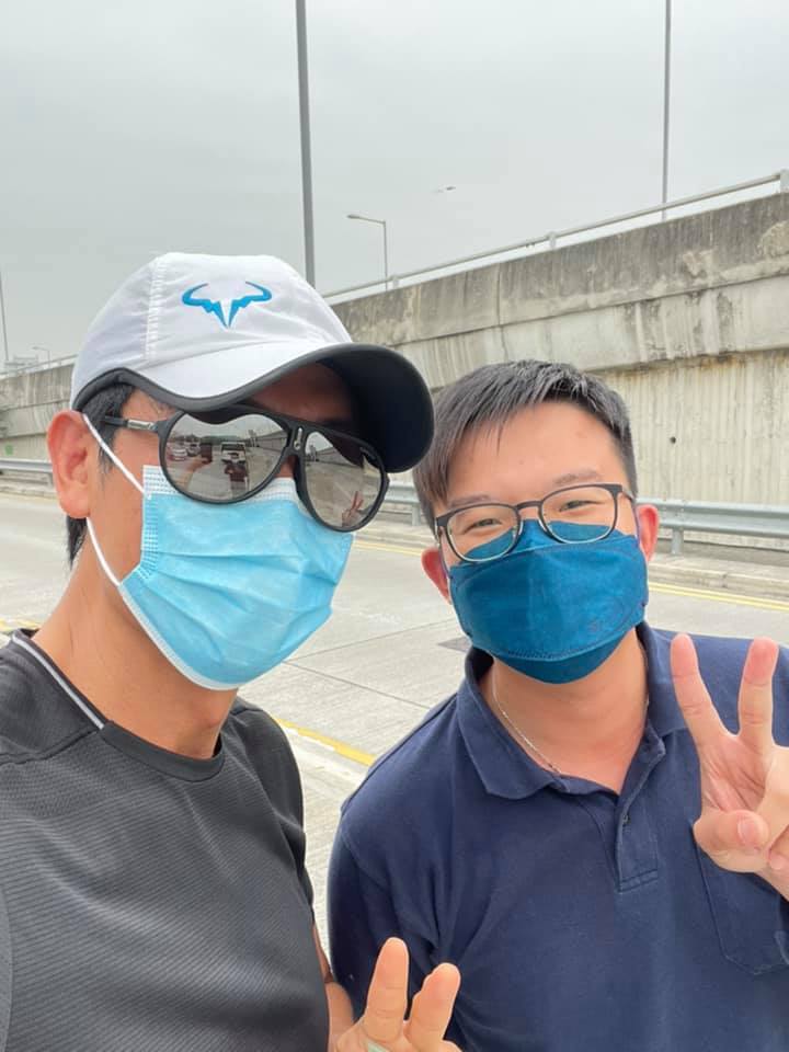 馬德鐘與有心人合照。（取自FB）