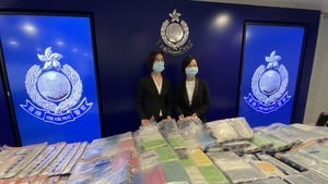 警方毒品調查科人員再次檢獲過億元可卡因毒品。