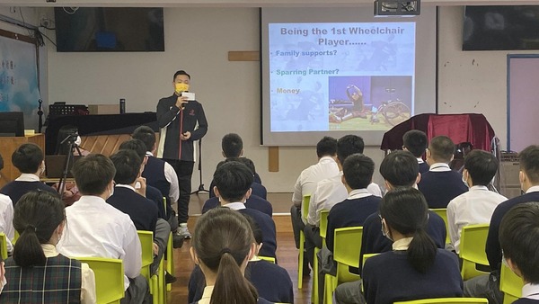 陳浩源不時到中小學出席生命講座,分享個人經歷。(被訪者提供)