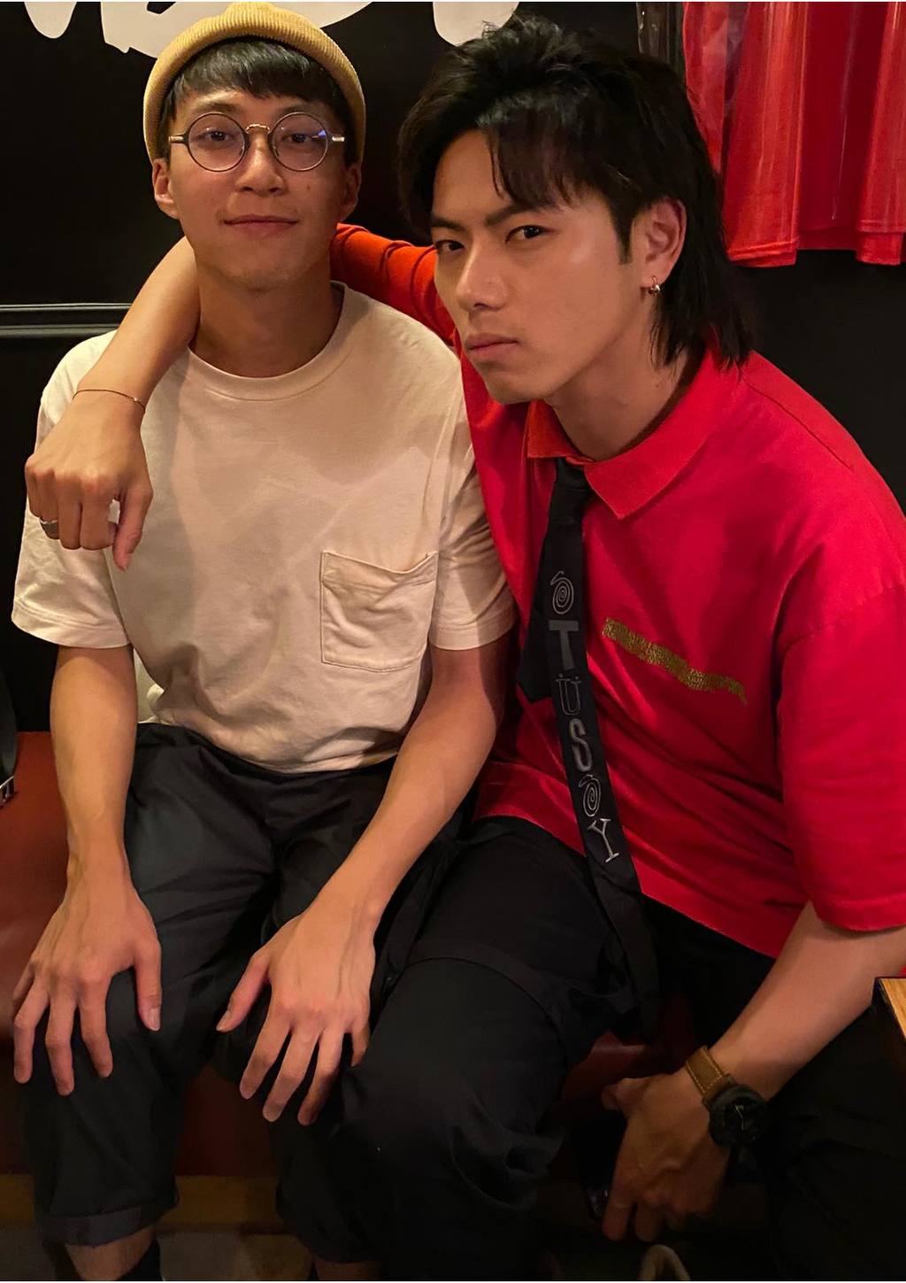 坤哥於上周首次發放與193的合照。（Facebook圖片）