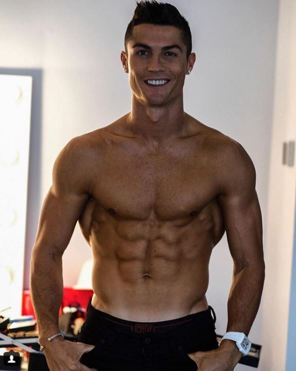  C朗十分注重體態（照片來源：Cristiano Ronaldo instagram）