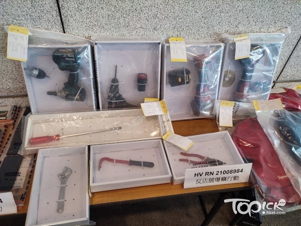 警方檢獲一批爆竊工具。(曾秋文攝)
