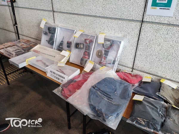 警方檢獲一批爆竊工具。(曾秋文攝)