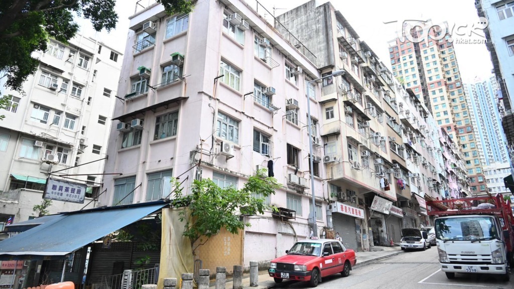 政府在黃大仙金鳳街完成封區強檢，沒有發現確診個案。（程志遠攝）
