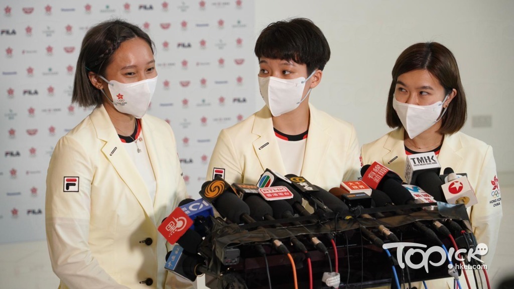 左起：乒乓女團銅牌得主蘇慧音、杜凱琹和李皓晴。（梁偉榮攝）