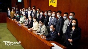 身為選委當然委員的建制派立法會議員，列出對管治者的要求。（梁偉榮攝）