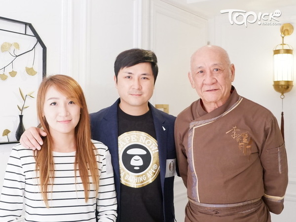 「鼎爺」李家鼎、李泳豪與女友Agnes一起出席新店開幕儀式。（張懿慧 攝）
