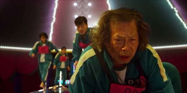 劇中玻璃橋遊戲觸目驚心。