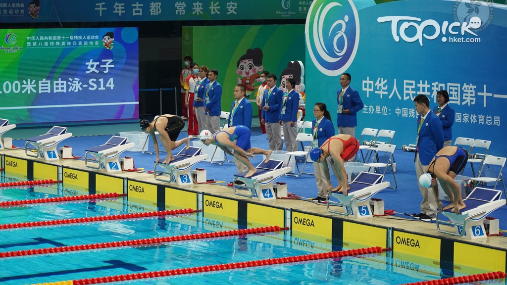 張淬淇於女子S14級100米自由泳決賽游出1分05秒70奪金後，再在400米決賽摘下金牌，今屆賽事她暫獲3金1銀。(香港殘疾人奧委會暨傷殘人士體育協會Facebook圖片)