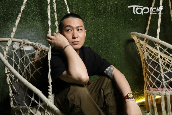 剛為人父的Sora,回想以前初夾band,都像跟正常人生活格格不入,反思突竟何謂正常?(湯致遠攝)