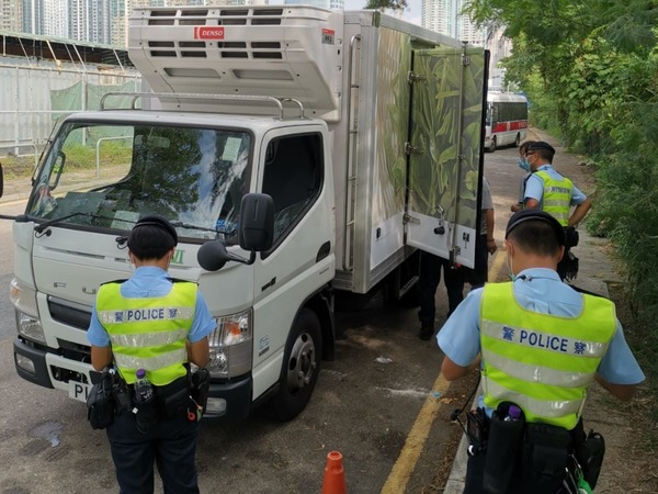 海上走私截查188艘船隻拘3人,搜查場所313次拘206人。(警方提供)