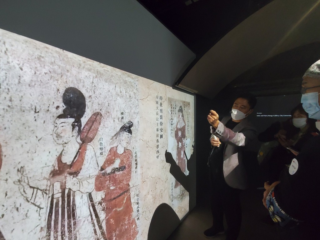 香港城市大學般哥展覽館現正舉行《盛世壁藏》展覽，揭示唐朝的繁華社會風尚和藝術成就，值得捧場。(相片來源︰香港城市大學)