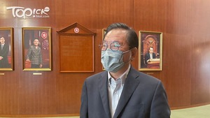 林健鋒稱，梁美芬使用海景辦公室是美人配美景。（林曉君攝）