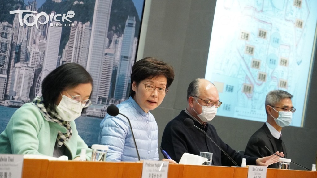 政府傍晚交代葵涌邨加強圍封強檢措施。（林宇翔攝）