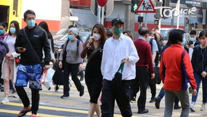不少本地以至國內機構推出不同援助措施，幫助市民渡過難關。（陳永康攝）
