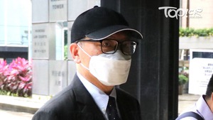 被告甘啟文今於區域法院承認藉公職作出不當行為等共6項控罪。（陳永康攝）