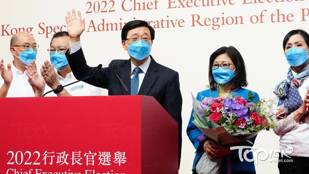 李家伉儷今日前往北京。圖為行政長官選舉當日情況。（馮漢柱攝）
