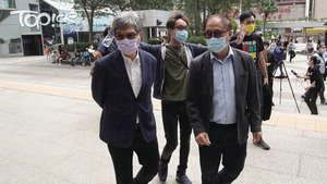 單仲偕（左一）、楊森（右二）（資料圖片）