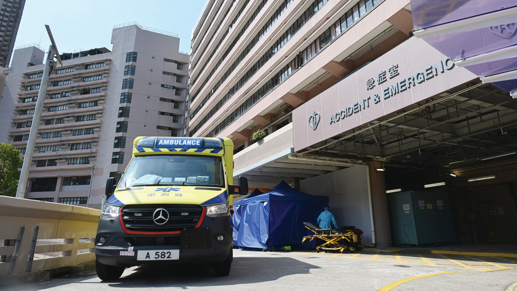 男子昏迷被送往律敦治醫院治理，其後被證實死亡。（資料圖片）